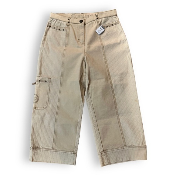 Woman’s Capri Lot 10 - Picture 2 of 11